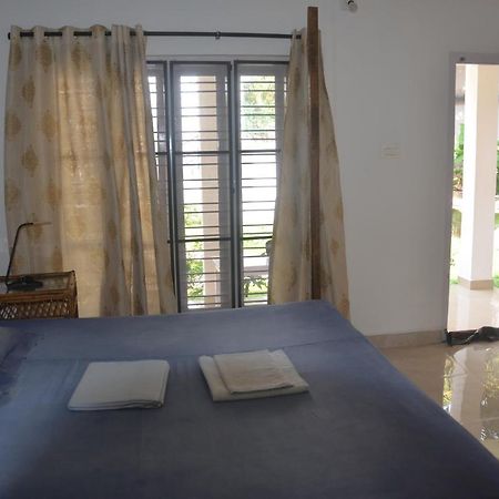 Arya Homestay Bougain Villa Gokarna  Exteriör bild