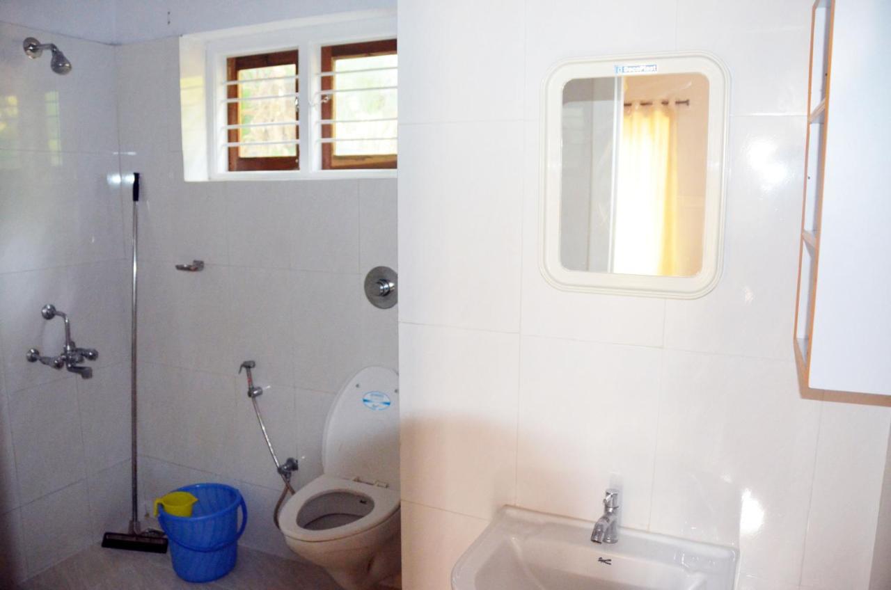 Arya Homestay Bougain Villa Gokarna  Exteriör bild