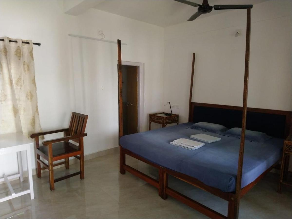 Arya Homestay Bougain Villa Gokarna  Exteriör bild