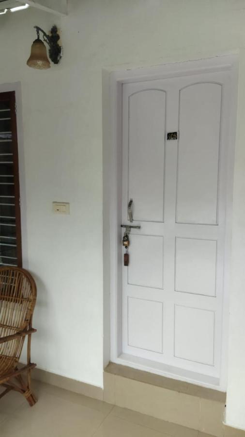 Arya Homestay Bougain Villa Gokarna  Exteriör bild