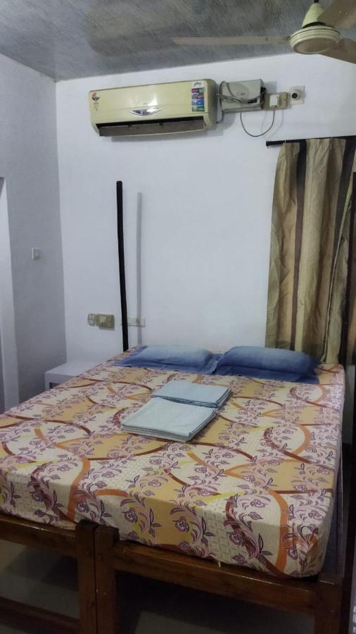 Arya Homestay Bougain Villa Gokarna  Exteriör bild