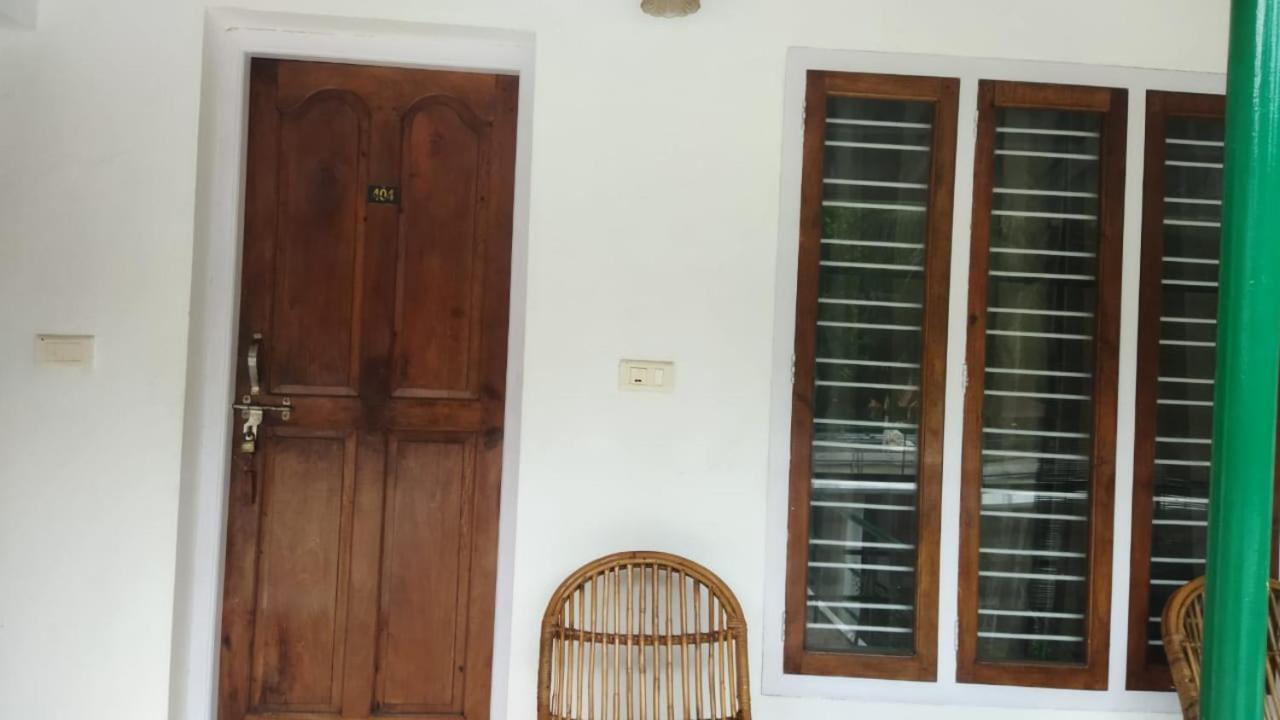 Arya Homestay Bougain Villa Gokarna  Exteriör bild